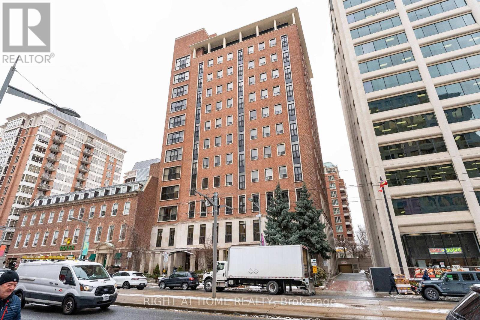 402 - 48 ST CLAIR AVENUE W, Toronto, Ontario