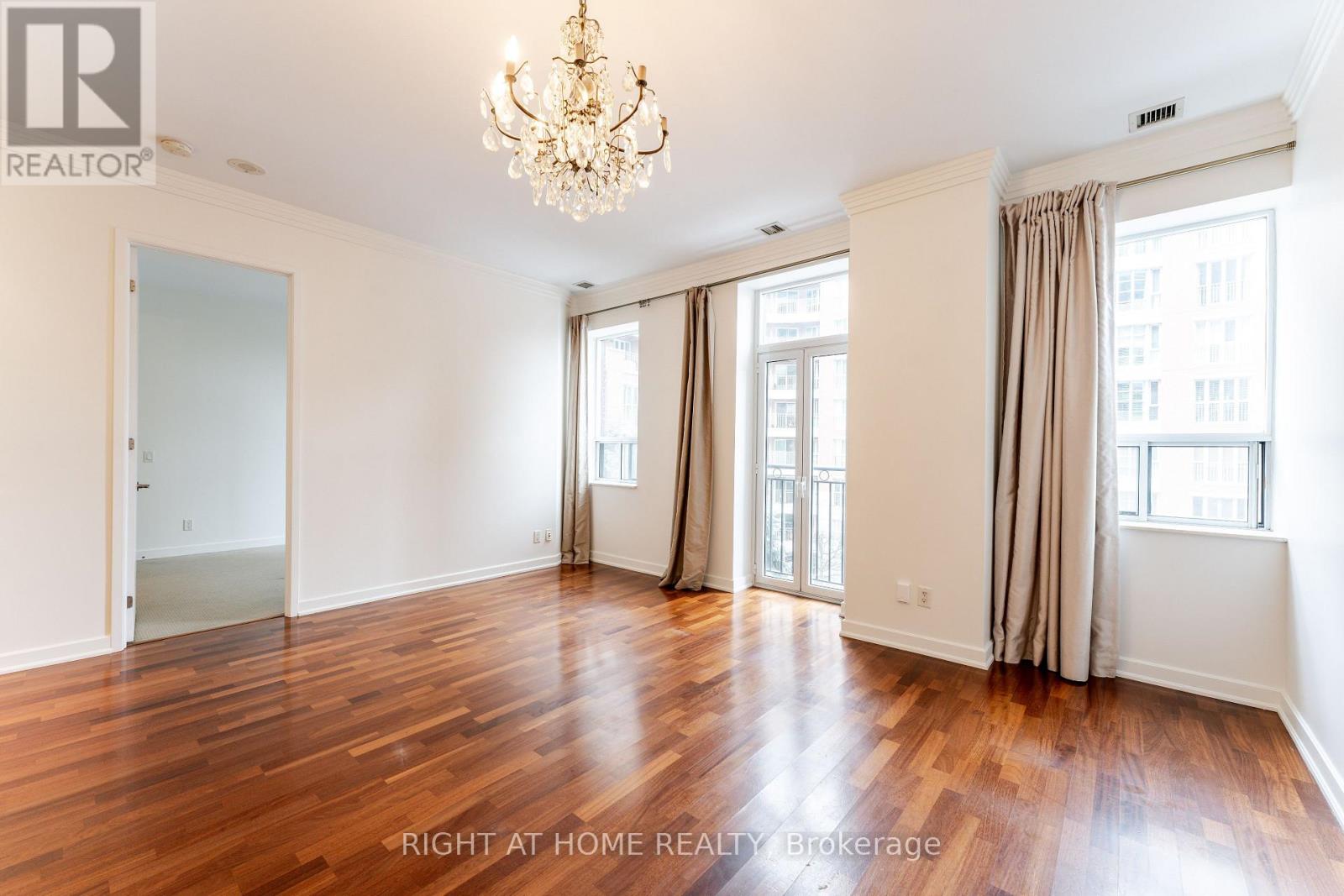 402 - 48 St Clair Avenue W, Toronto, Ontario  M4V 2Z2 - Photo 12 - C12726020