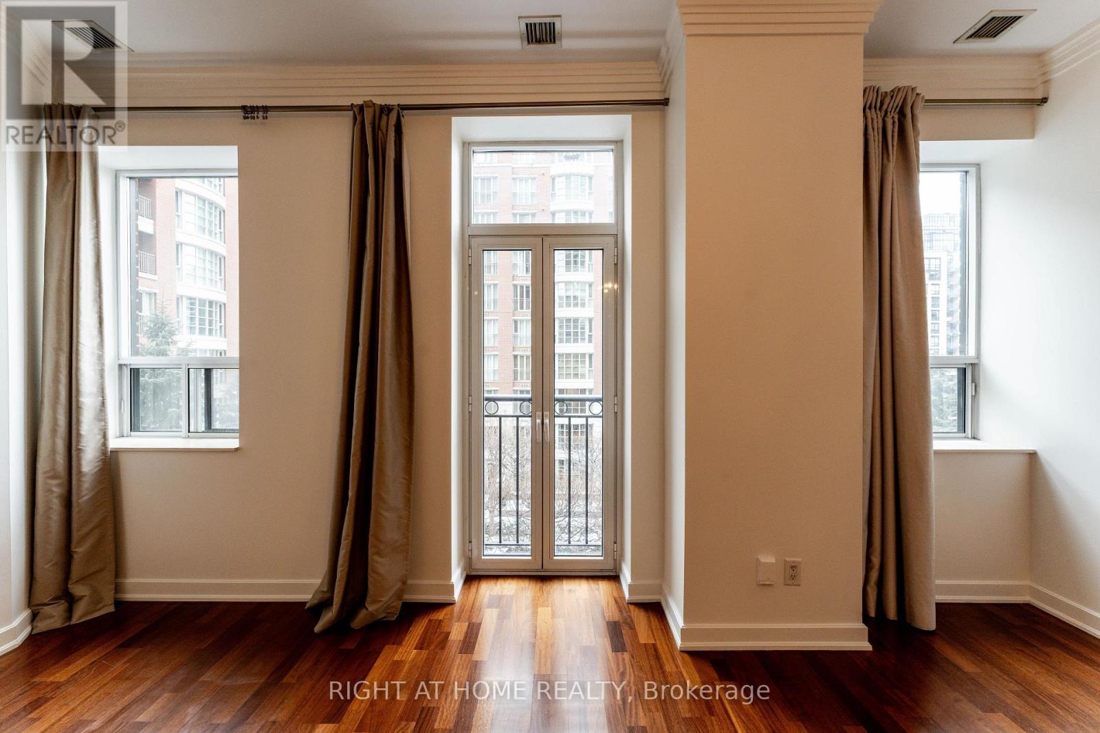 402 - 48 St Clair Avenue W, Toronto, Ontario  M4V 2Z2 - Photo 13 - C12726020