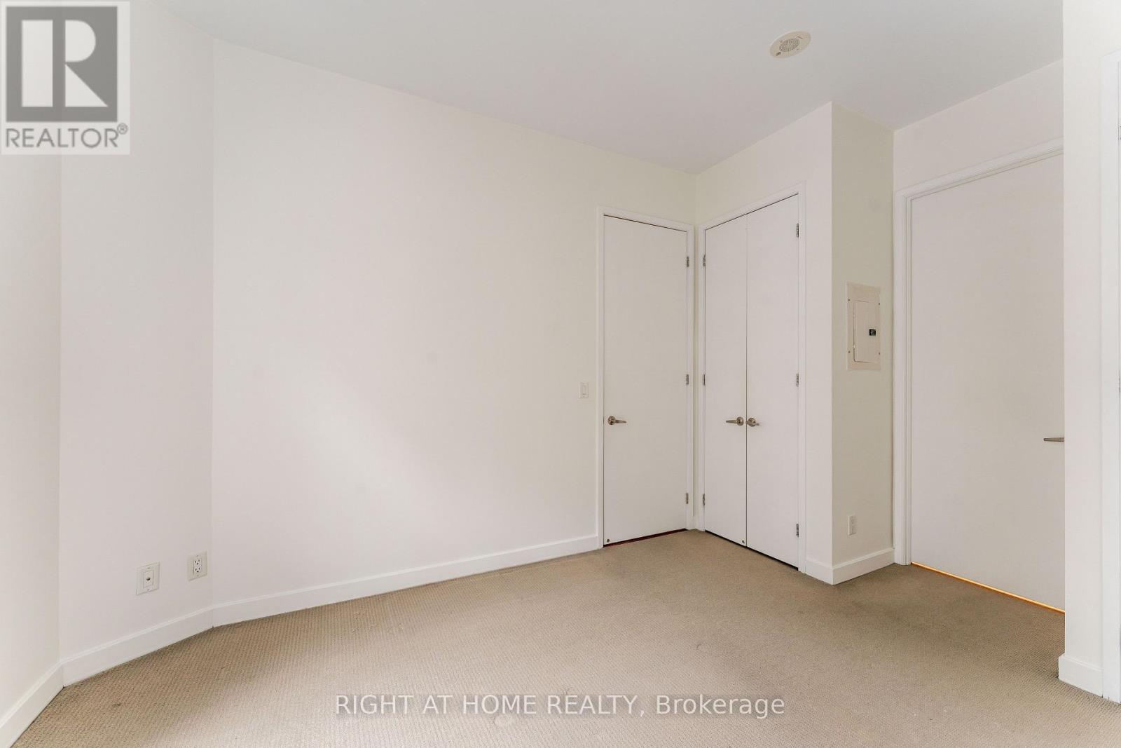 402 - 48 St Clair Avenue W, Toronto, Ontario  M4V 2Z2 - Photo 23 - C12726020