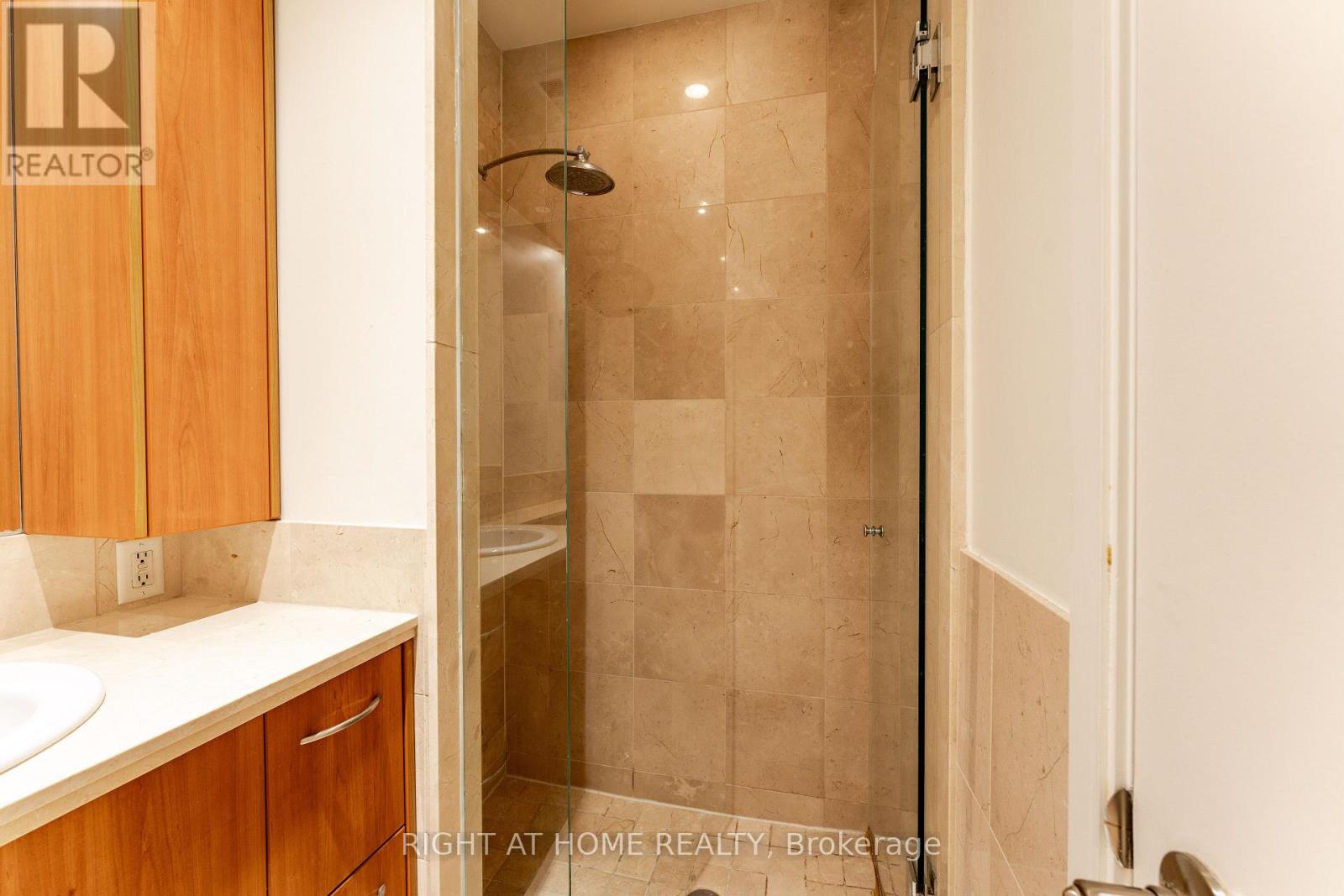 402 - 48 St Clair Avenue W, Toronto, Ontario  M4V 2Z2 - Photo 28 - C12726020