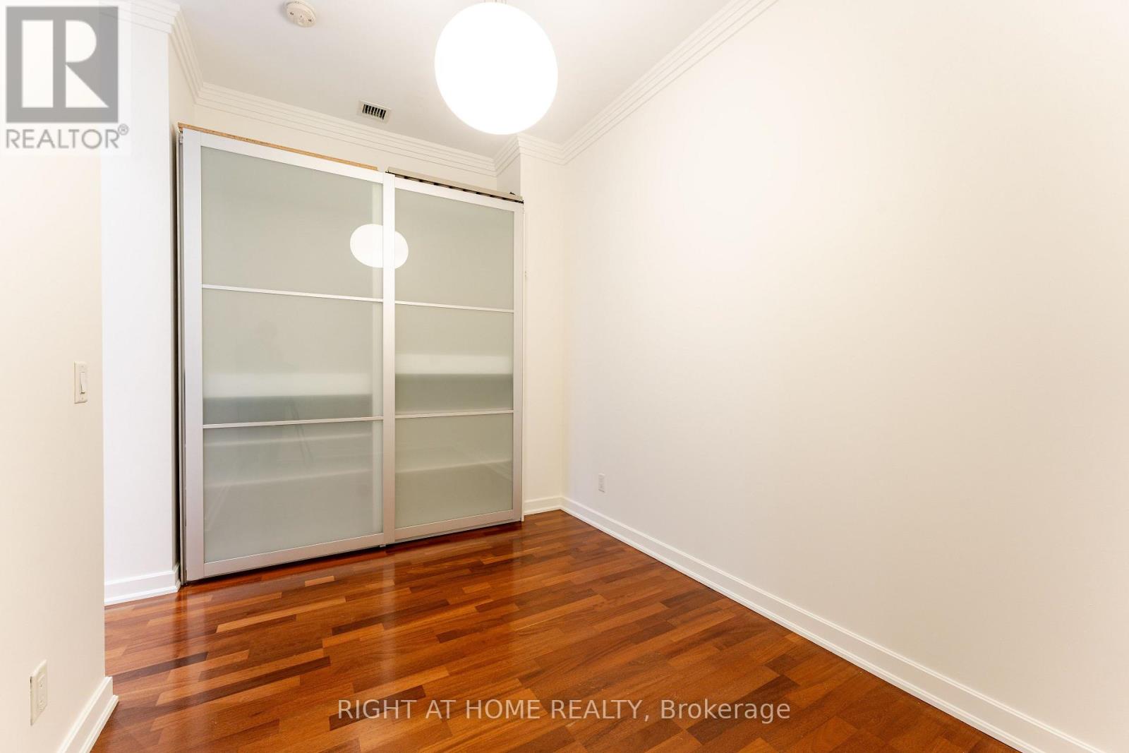 402 - 48 St Clair Avenue W, Toronto, Ontario  M4V 2Z2 - Photo 32 - C12726020