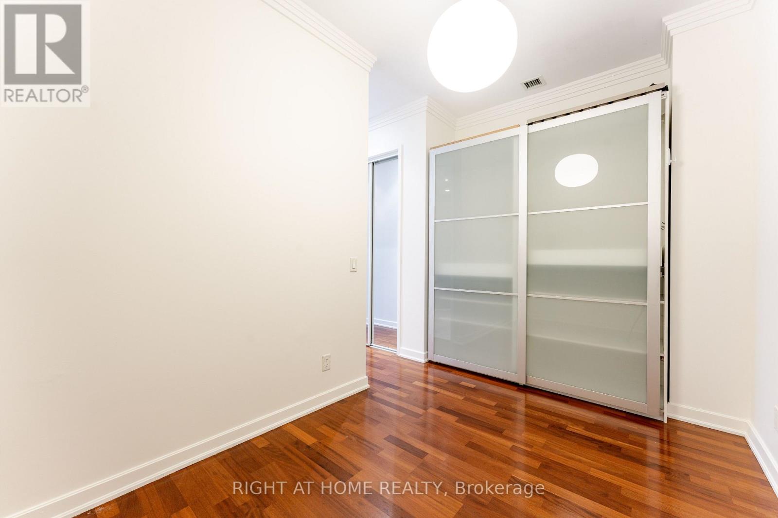 402 - 48 St Clair Avenue W, Toronto, Ontario  M4V 2Z2 - Photo 33 - C12726020