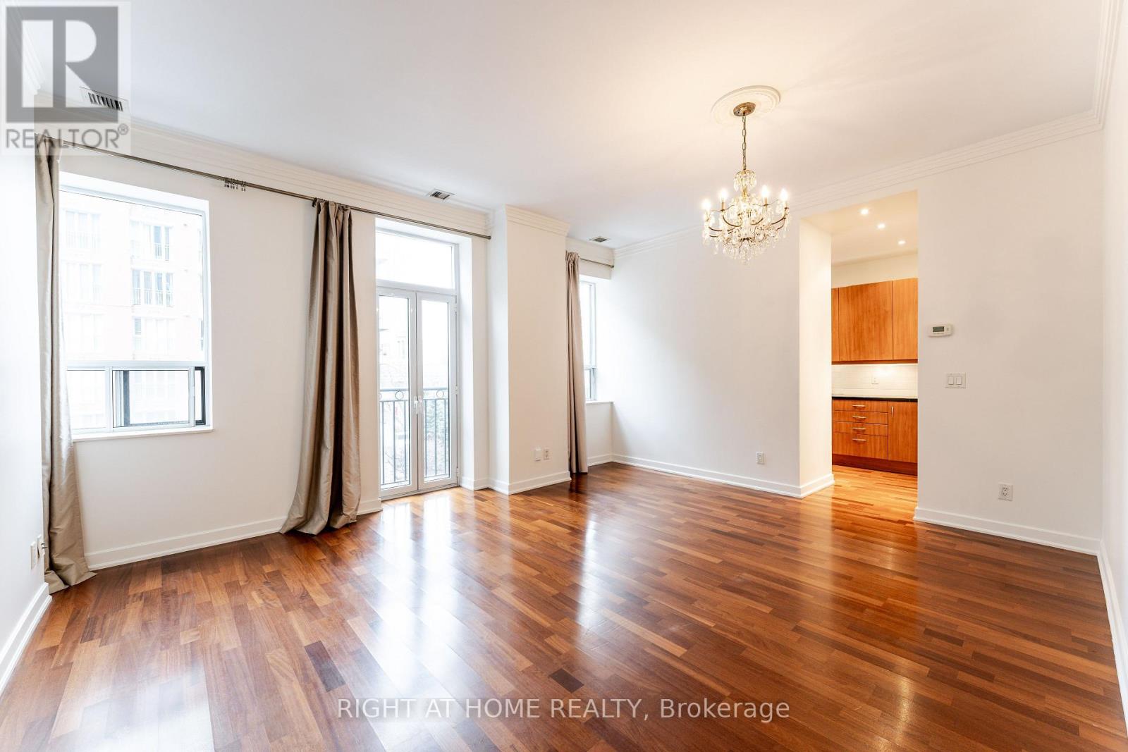 402 - 48 St Clair Avenue W, Toronto, Ontario  M4V 2Z2 - Photo 7 - C12726020