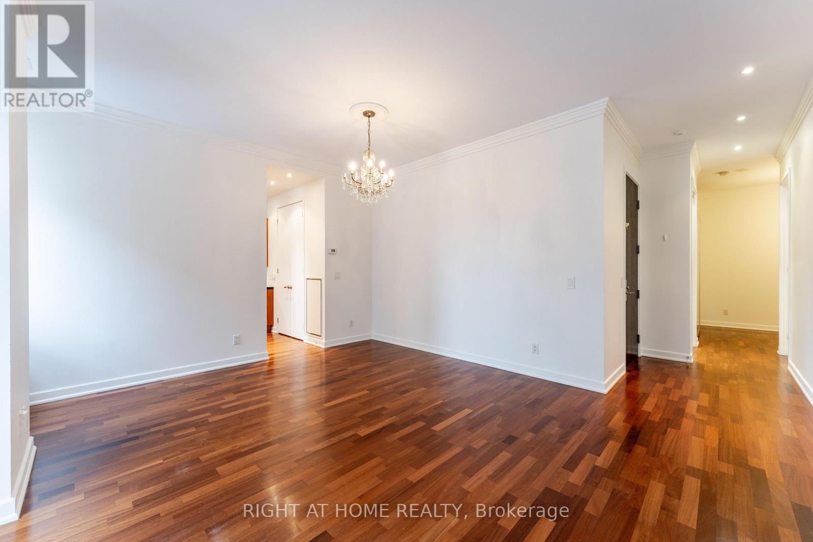 402 - 48 St Clair Avenue W, Toronto, Ontario  M4V 2Z2 - Photo 9 - C12726020