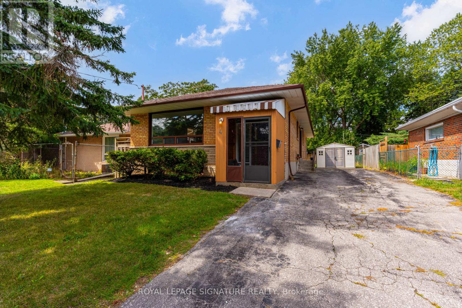 4 STILLBROOK COURT, Toronto, Ontario