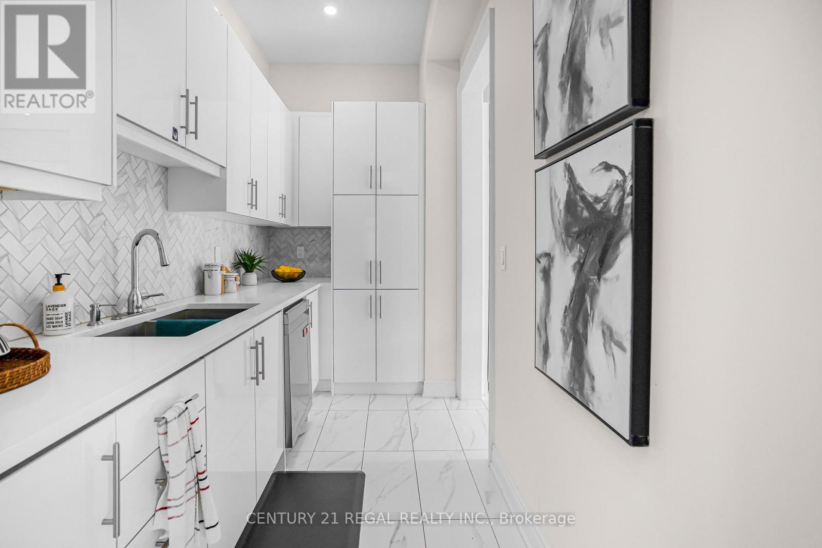 15 Ballanview Court, Whitchurch-Stouffville, Ontario  L4A 4W9 - Photo 19 - N12726068