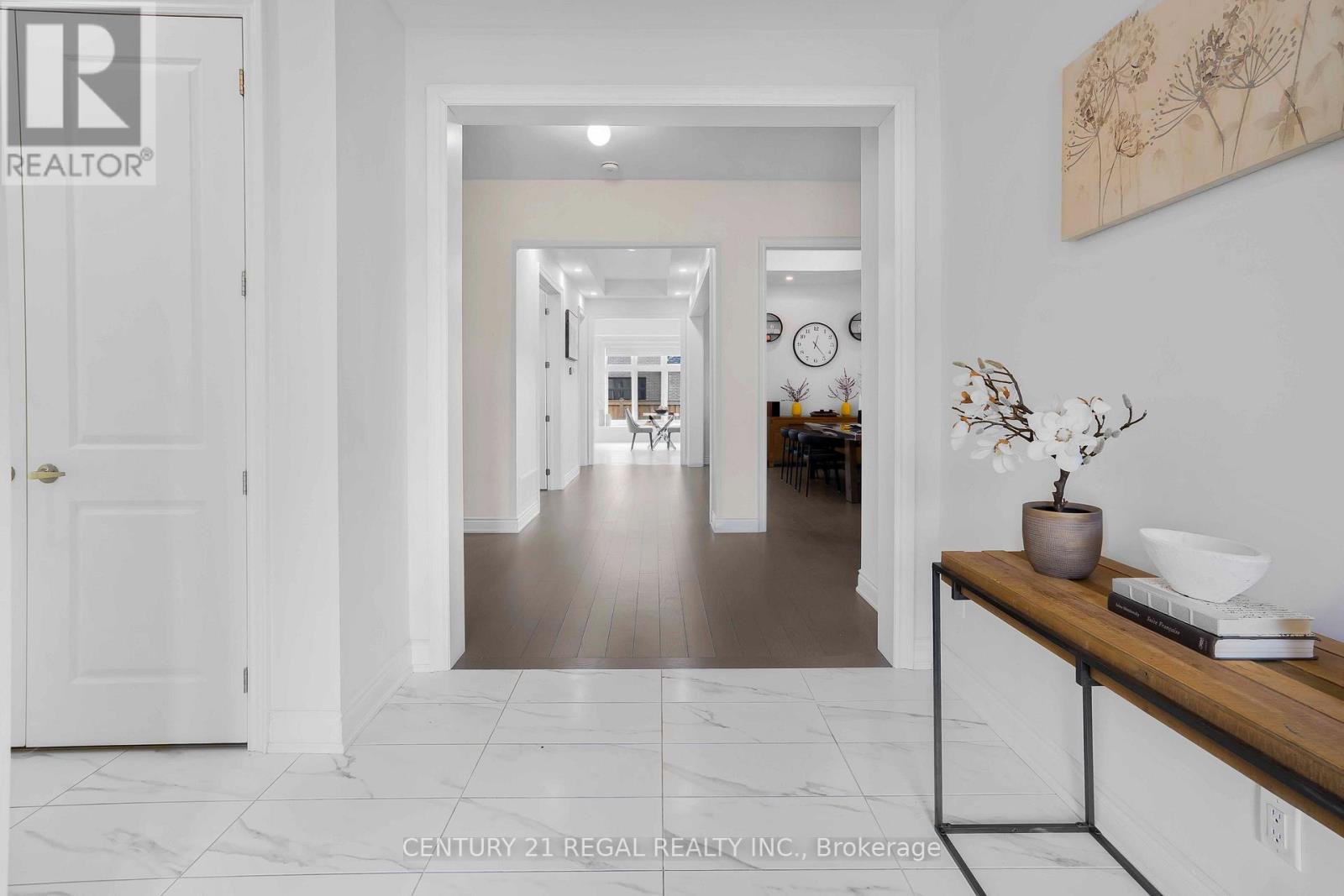 15 Ballanview Court, Whitchurch-Stouffville, Ontario  L4A 4W9 - Photo 5 - N12726068