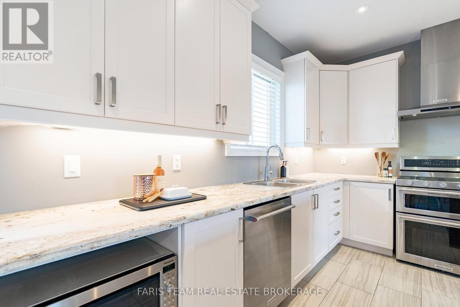 12 Grace Crescent, Oro-Medonte, Ontario  L0K 2G1 - Photo 8 - S12723862