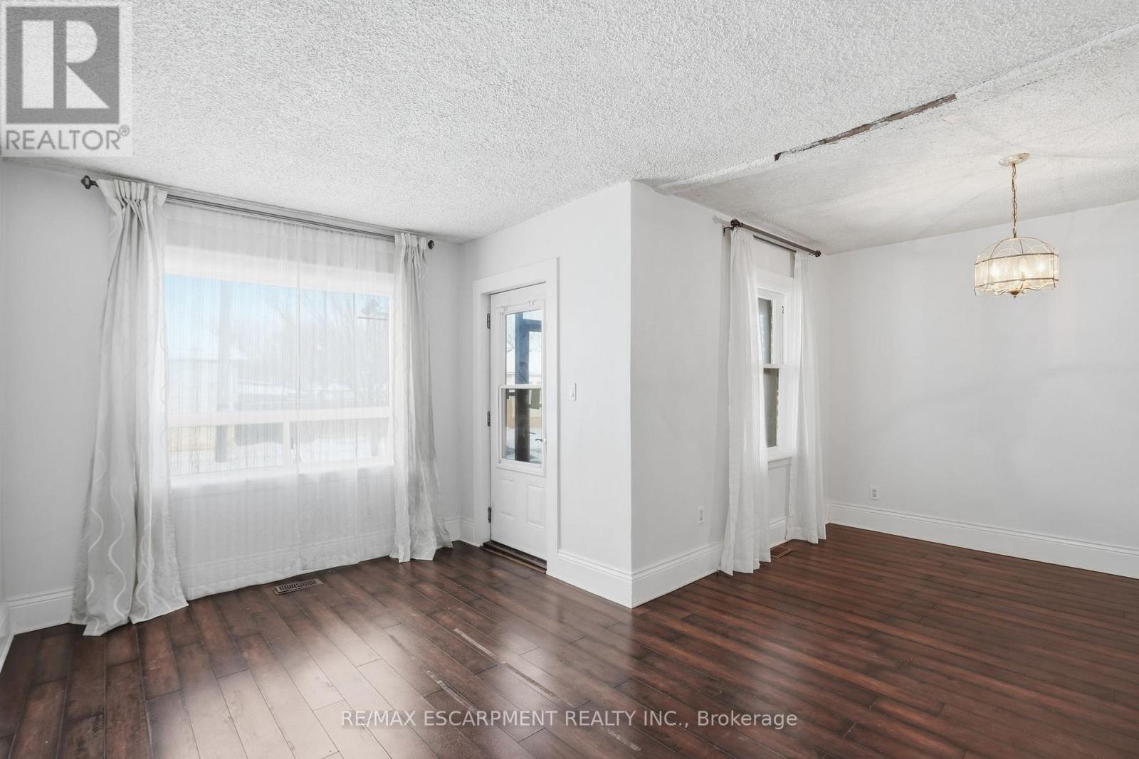 246 Cope Street, Hamilton, Ontario  L8H 5B5 - Photo 13 - X12518404