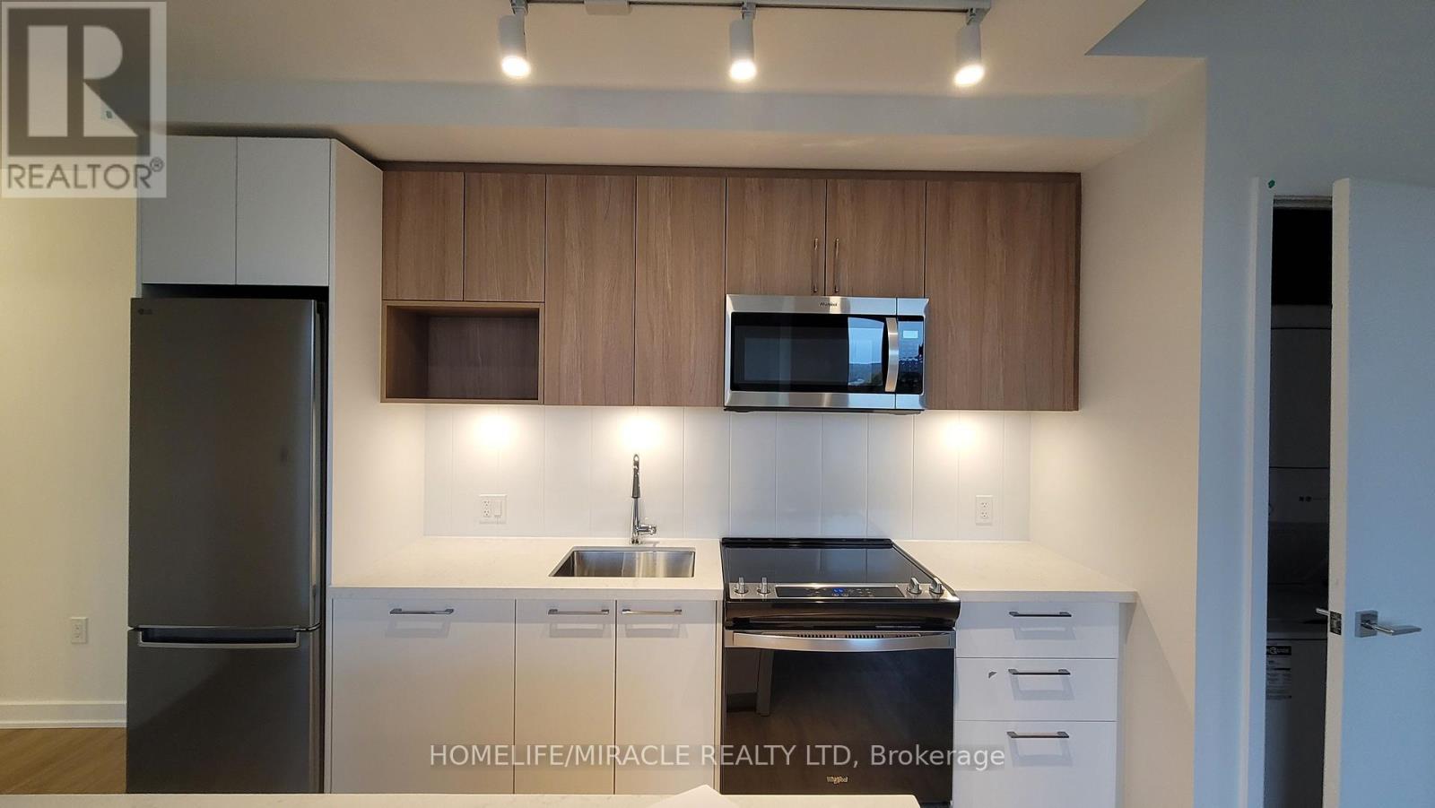 608 - 500 Plains Road E, Burlington, Ontario  L7T 2E1 - Photo 10 - W12725972