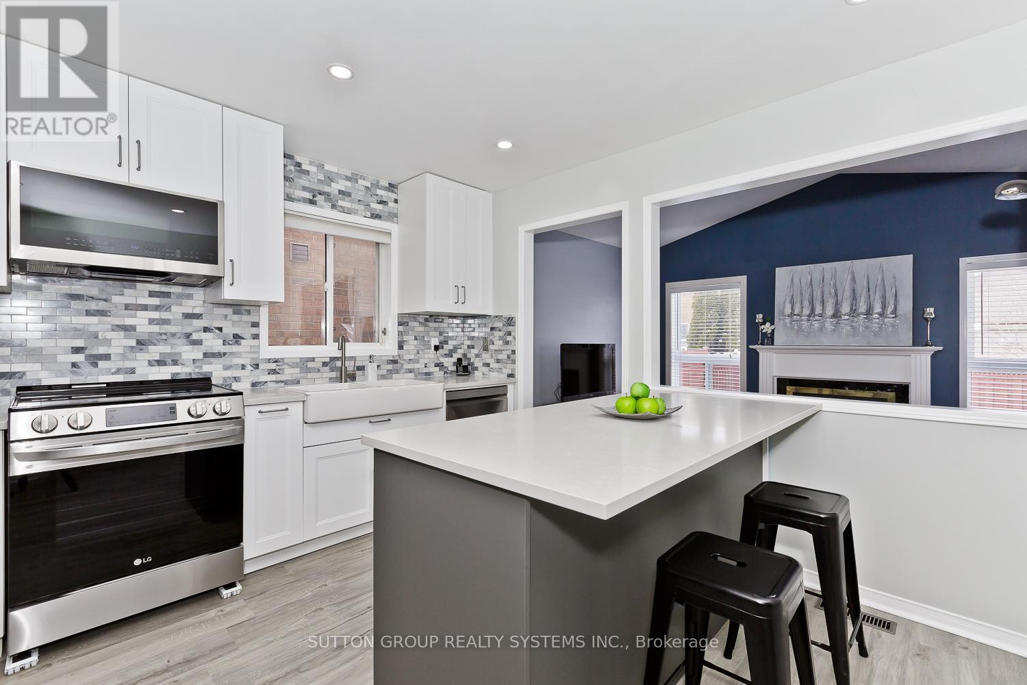 3945 Foxwood Avenue, Mississauga, Ontario  L5N 7V4 - Photo 16 - W12725988