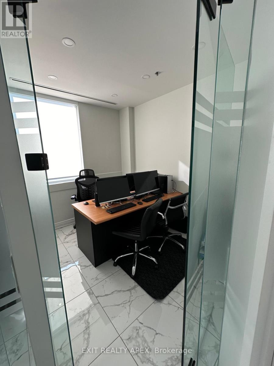 403 - 2250 Bovaird Drive E, Brampton, Ontario  L6R 3J5 - Photo 10 - W12726010