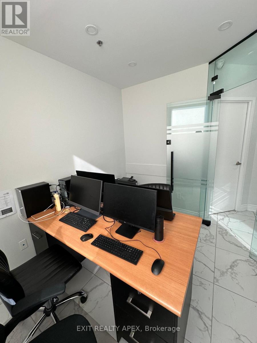 403 - 2250 Bovaird Drive E, Brampton, Ontario  L6R 3J5 - Photo 11 - W12726010