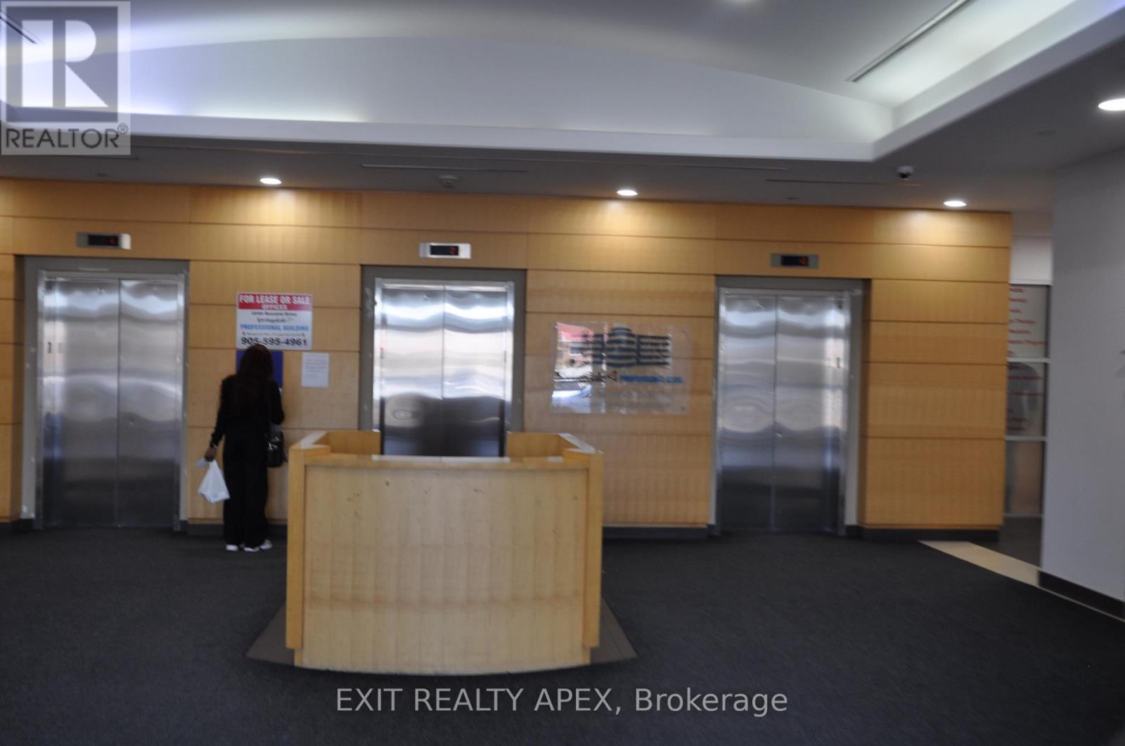 403 - 2250 Bovaird Drive E, Brampton, Ontario  L6R 3J5 - Photo 4 - W12726010