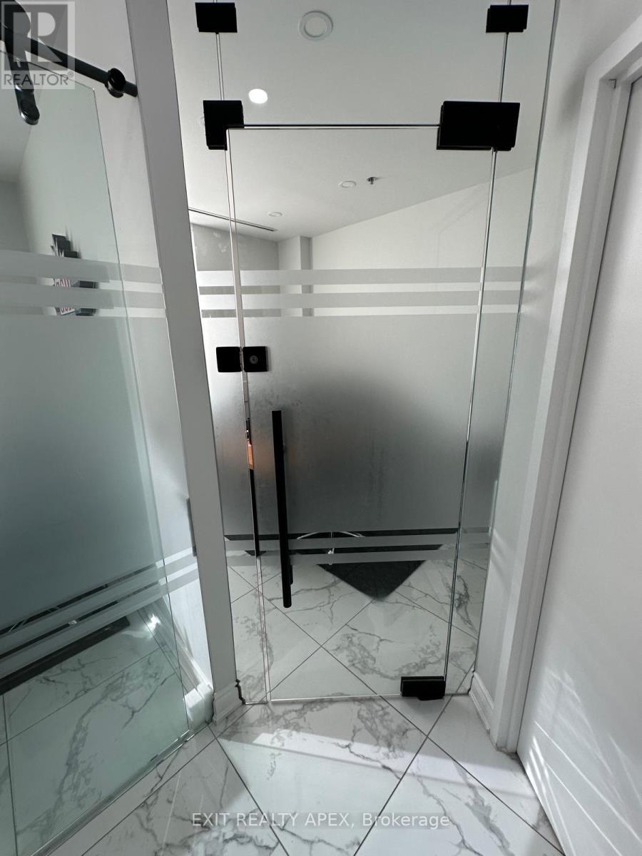 403 - 2250 Bovaird Drive E, Brampton, Ontario  L6R 3J5 - Photo 9 - W12726010