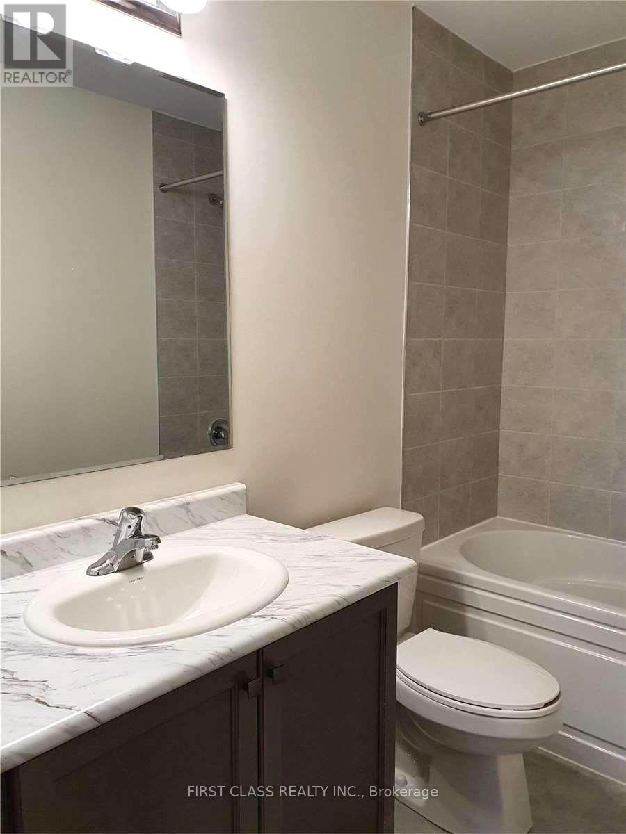 944 Balsam Court, Milton, Ontario  L9E 1R6 - Photo 16 - W12726066