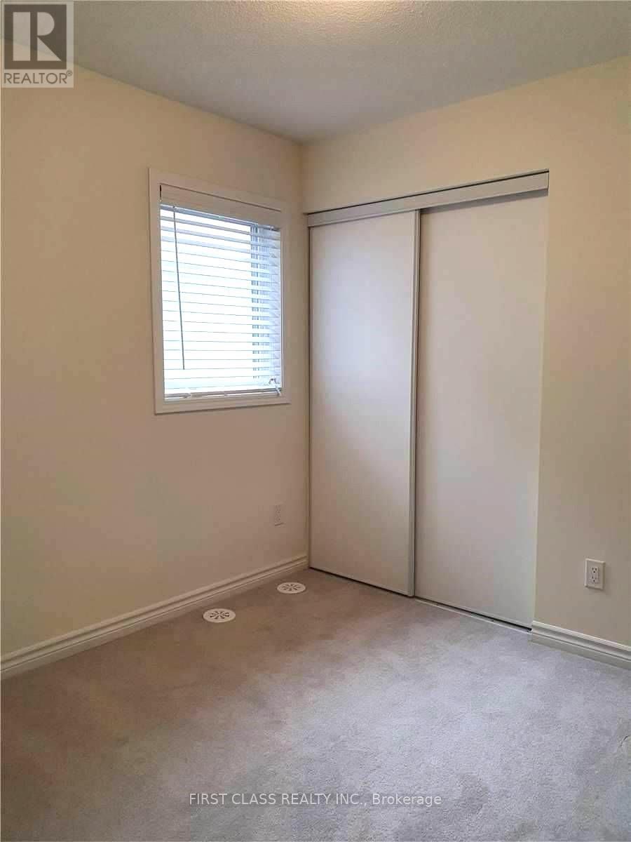 944 Balsam Court, Milton, Ontario  L9E 1R6 - Photo 17 - W12726066