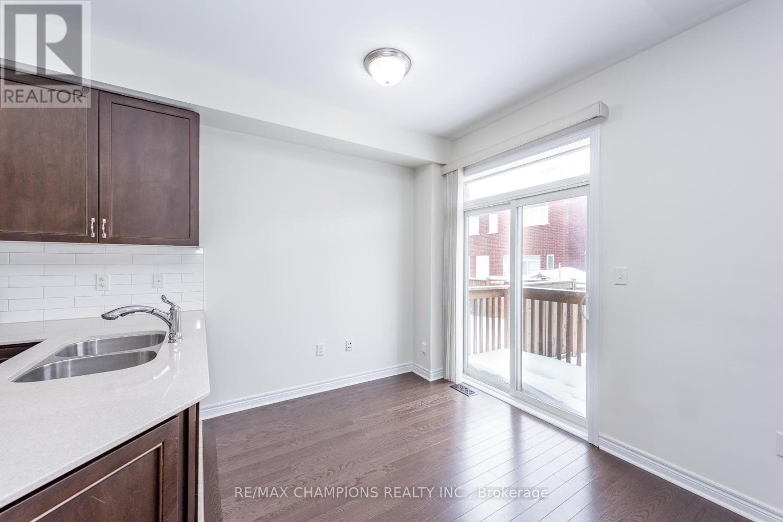 64 Pennycross Crescent, Brampton, Ontario  L7A 4M1 - Photo 13 - W12726106