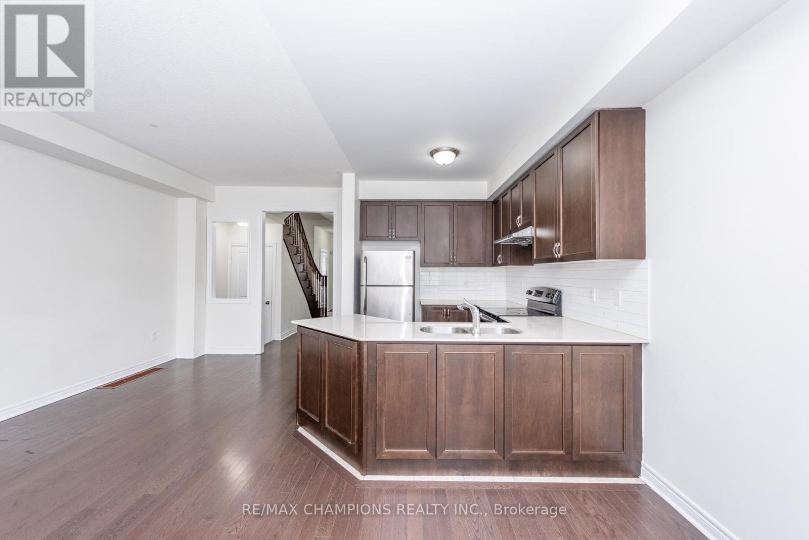 64 Pennycross Crescent, Brampton, Ontario  L7A 4M1 - Photo 15 - W12726106