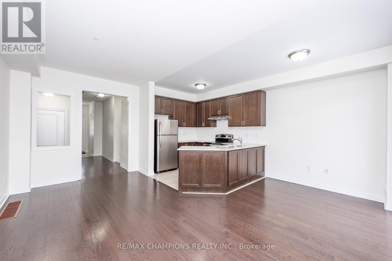 64 Pennycross Crescent, Brampton, Ontario  L7A 4M1 - Photo 17 - W12726106