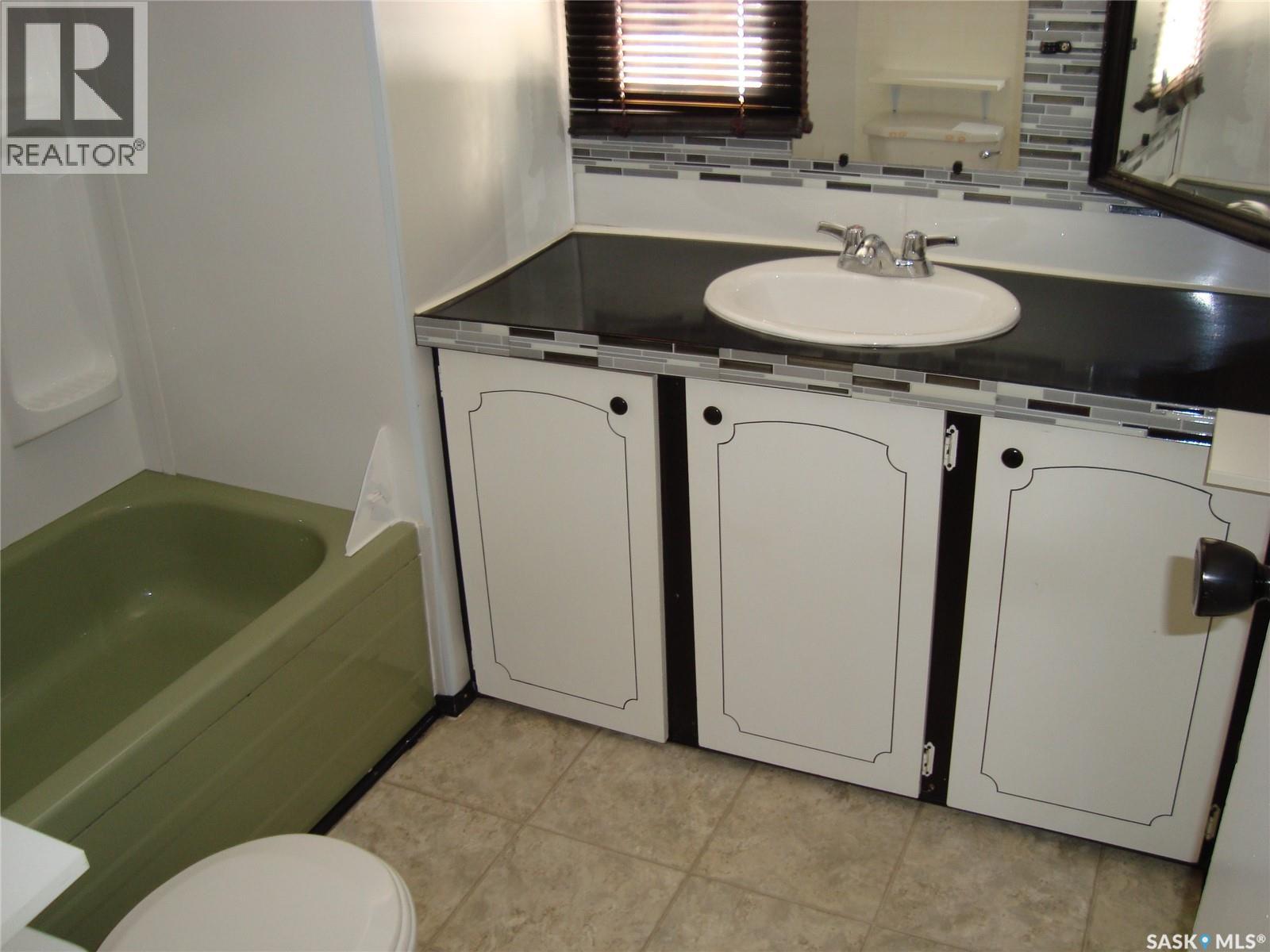 14 701 11th Avenue Nw, Swift Current, Saskatchewan  S9H 4M5 - Photo 11 - SK024548