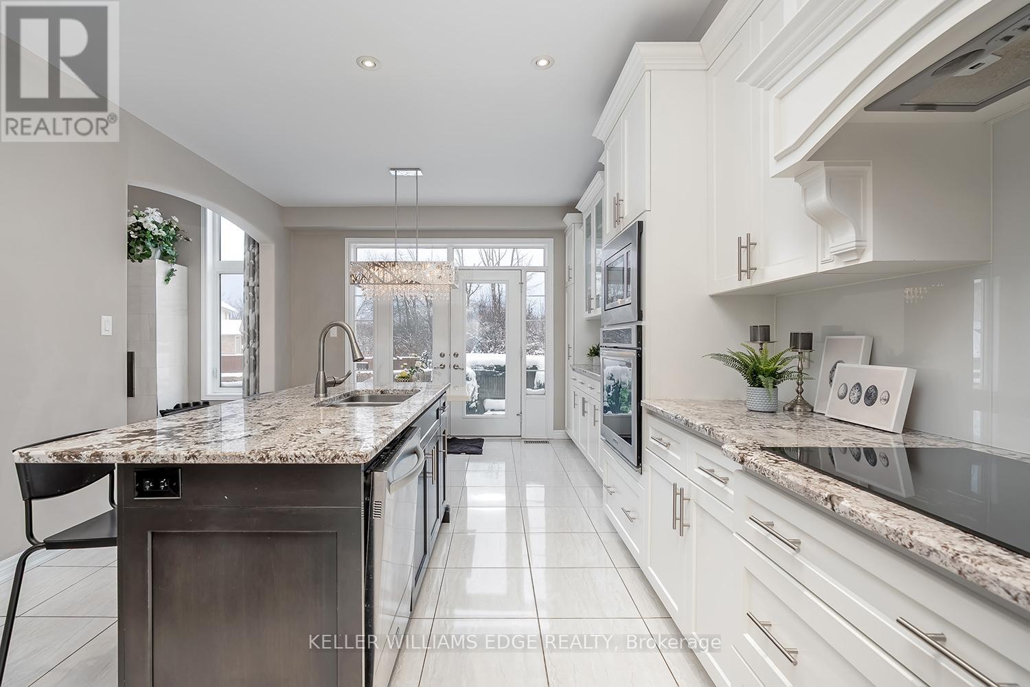 168 Echovalley Drive, Hamilton, Ontario  L8J 0H2 - Photo 12 - X12725954