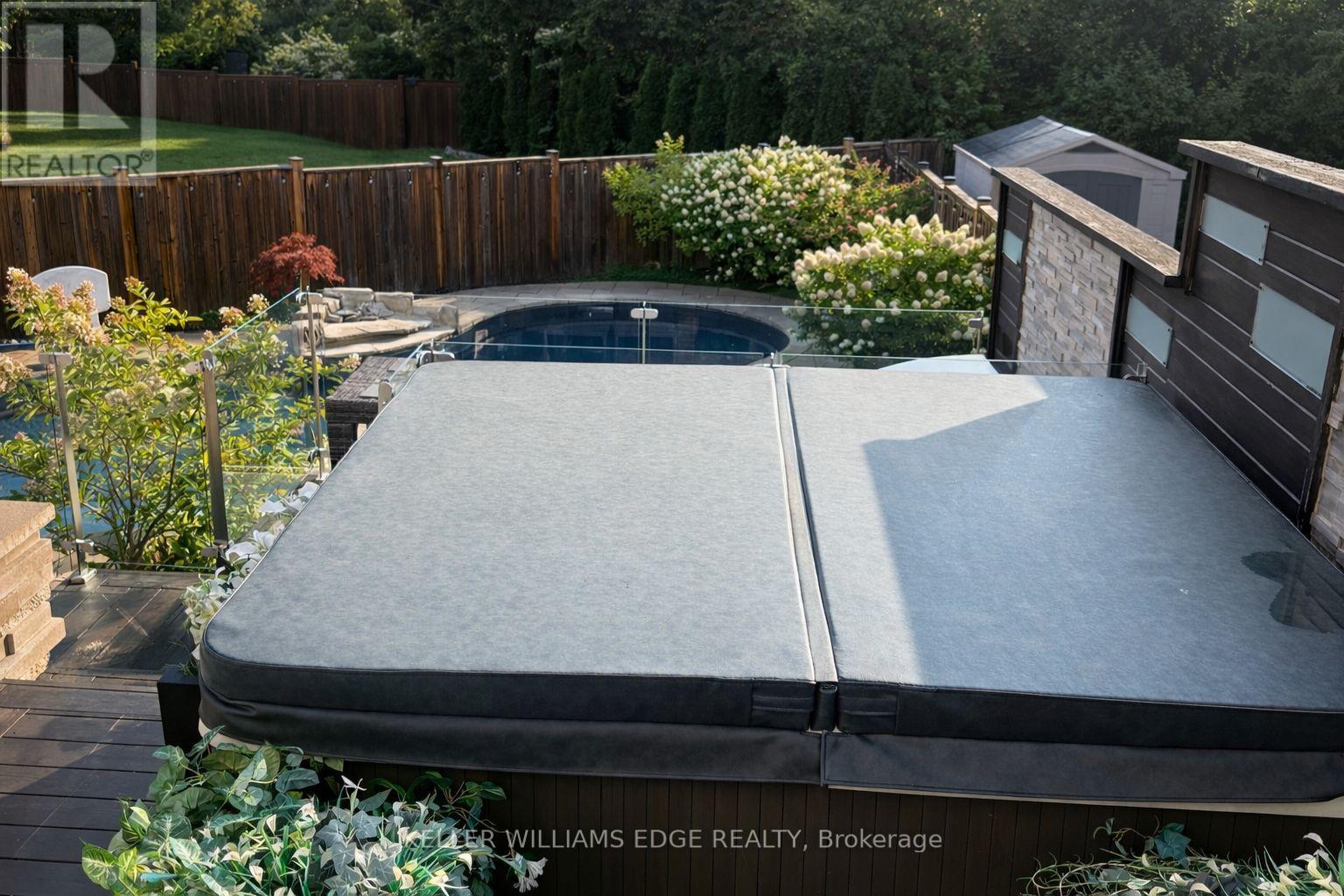 168 Echovalley Drive, Hamilton, Ontario  L8J 0H2 - Photo 47 - X12725954