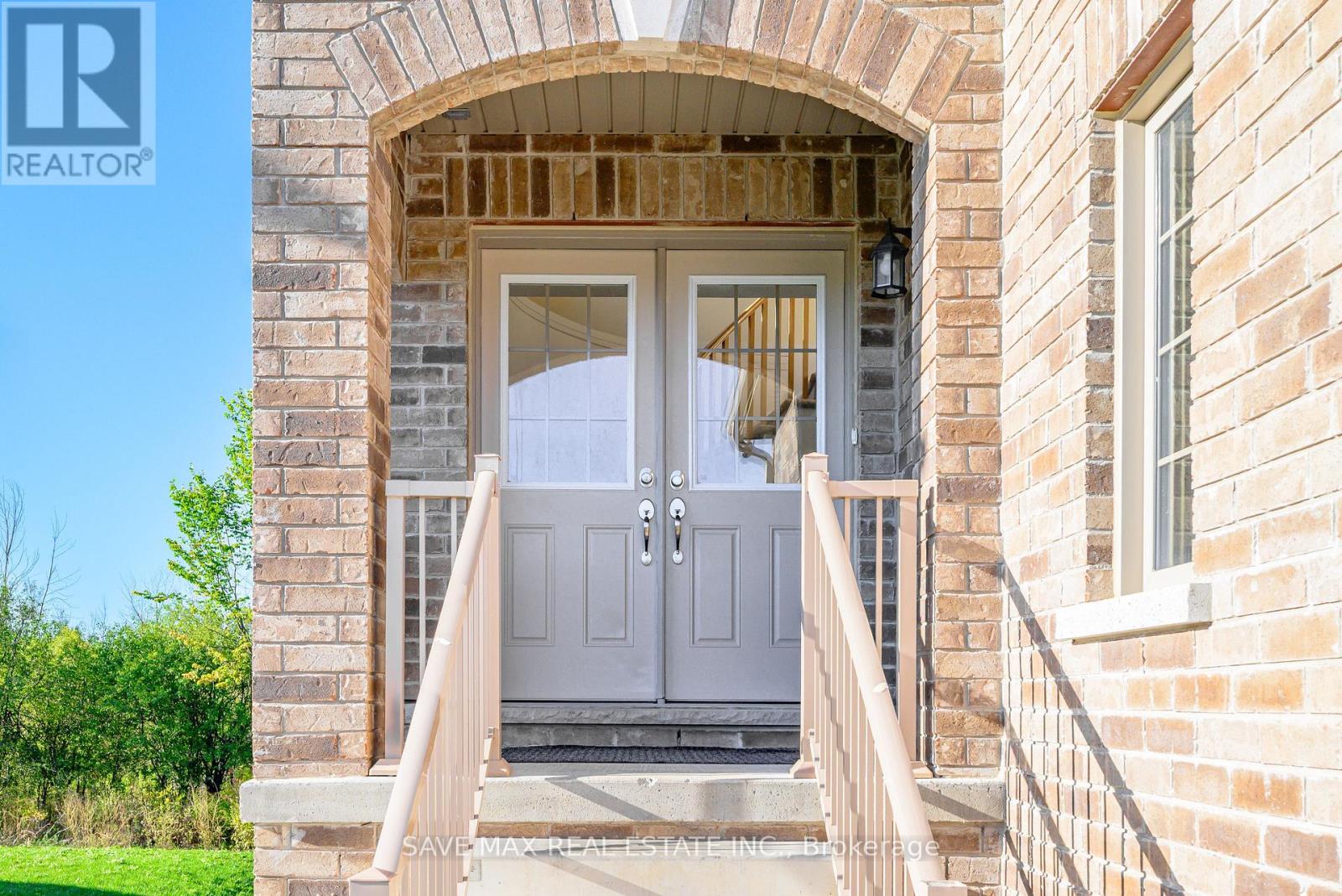 43 Carew Boulevard, Kawartha Lakes, Ontario  K9V 0P7 - Photo 15 - X12725982