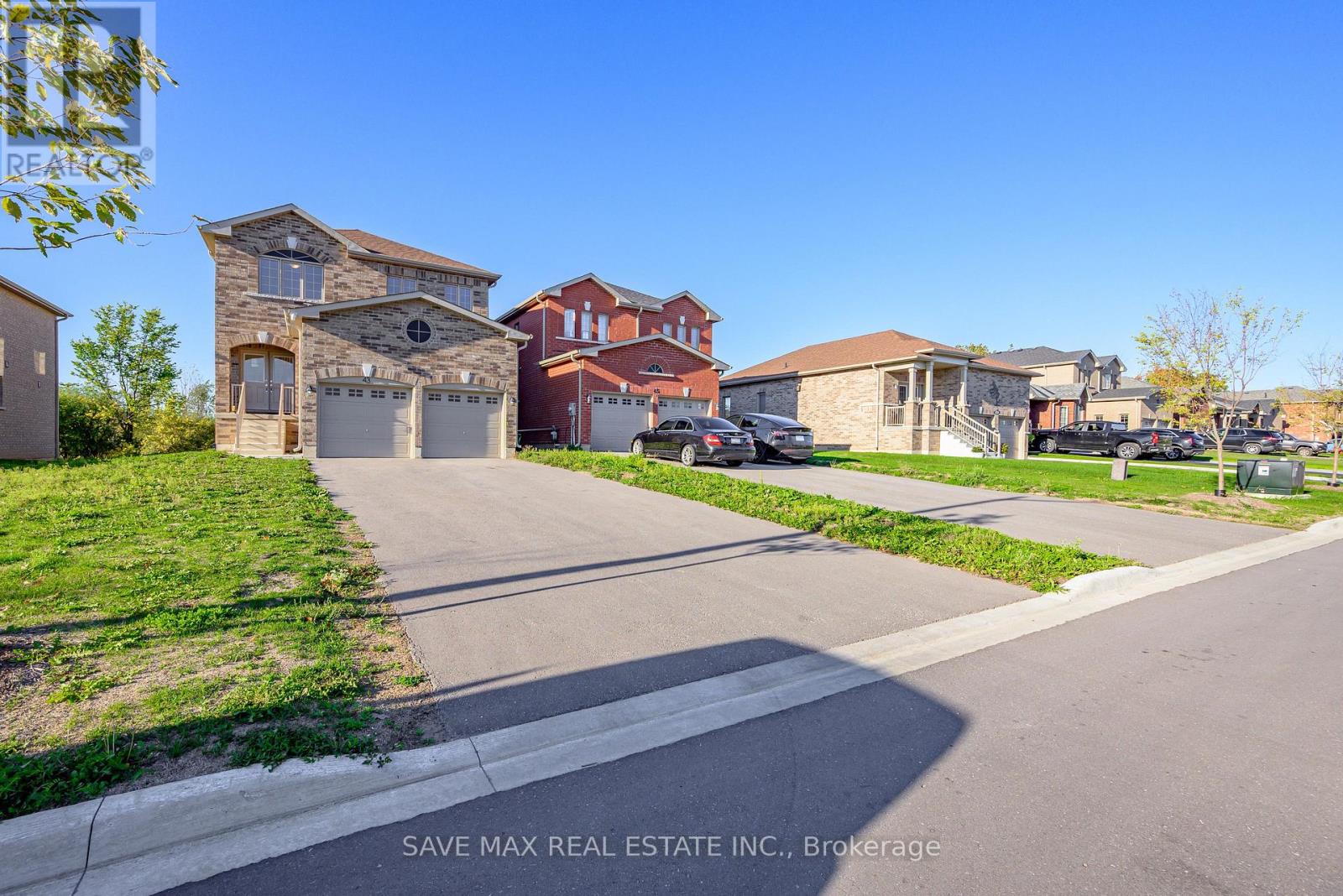 43 Carew Boulevard, Kawartha Lakes, Ontario  K9V 0P7 - Photo 2 - X12725982