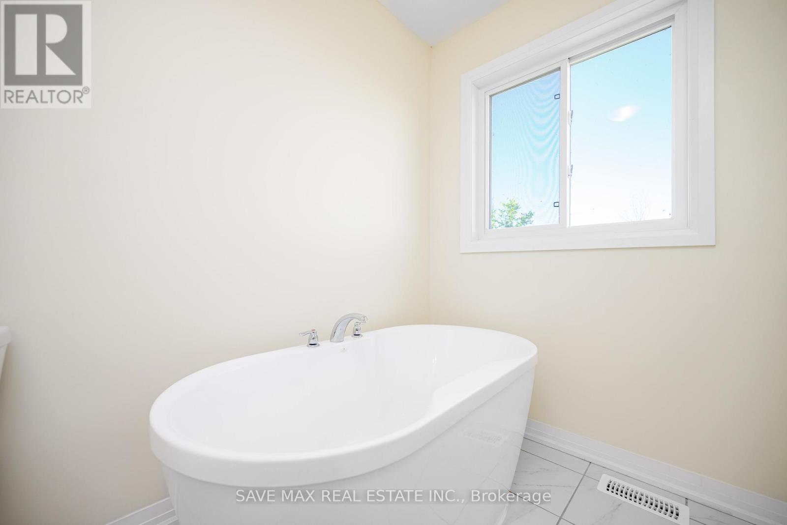 43 Carew Boulevard, Kawartha Lakes, Ontario  K9V 0P7 - Photo 30 - X12725982