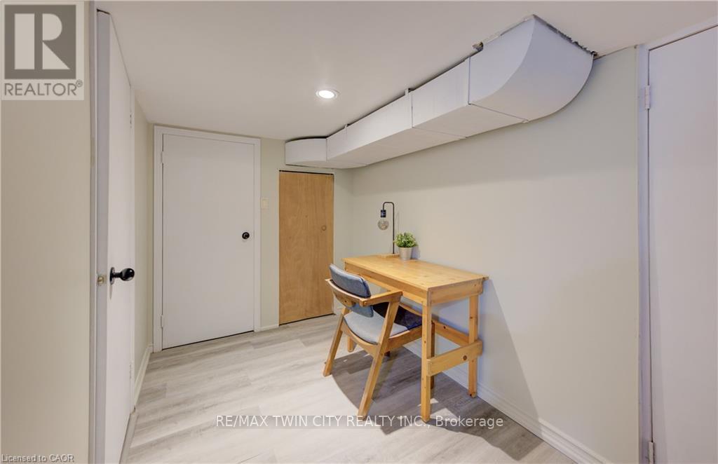 350 Victoria Street S, Kitchener, Ontario  N2M 3A5 - Photo 18 - X12726042