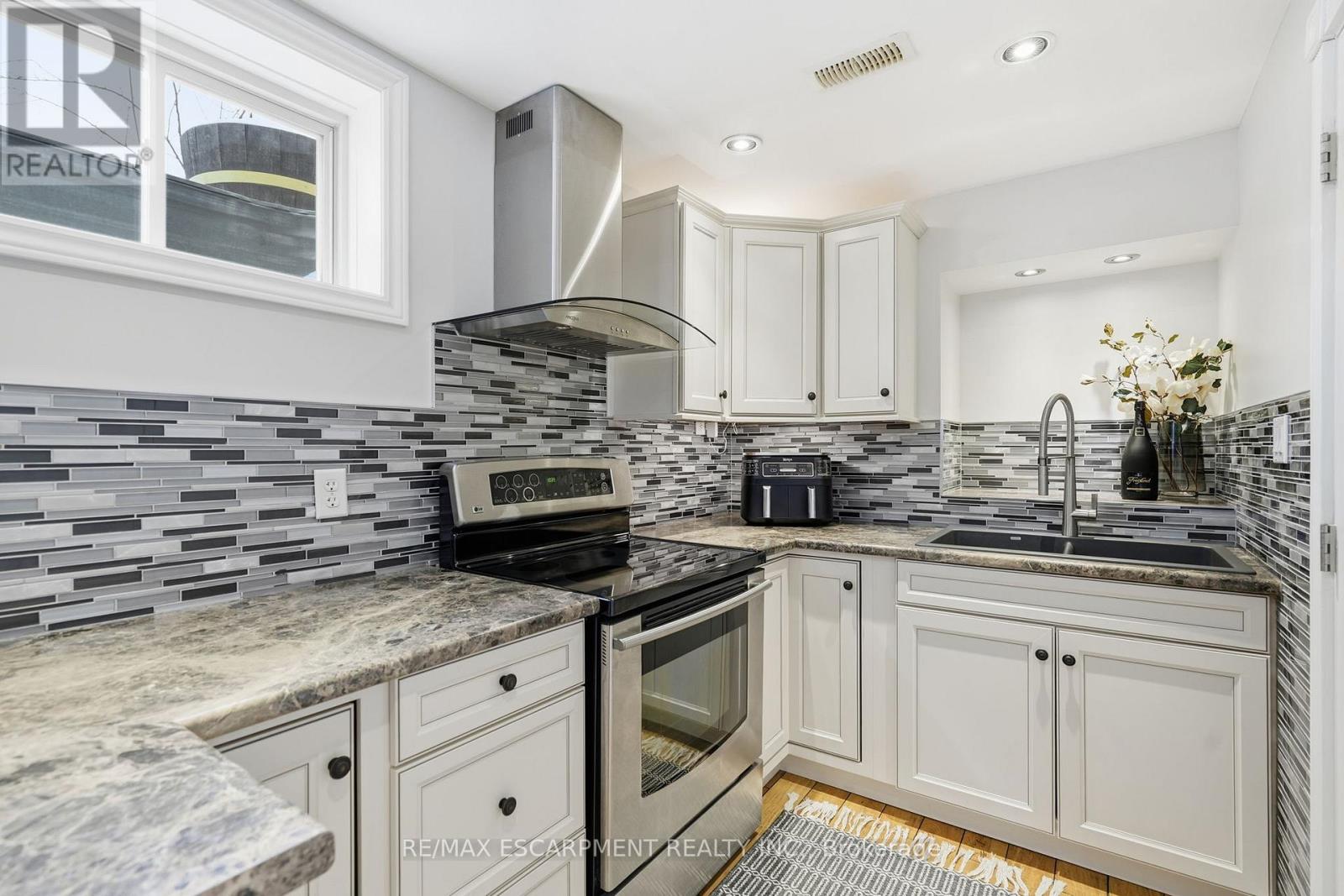 39 Wilbur Drive, Hamilton, Ontario  L0R 1C0 - Photo 33 - X12726076