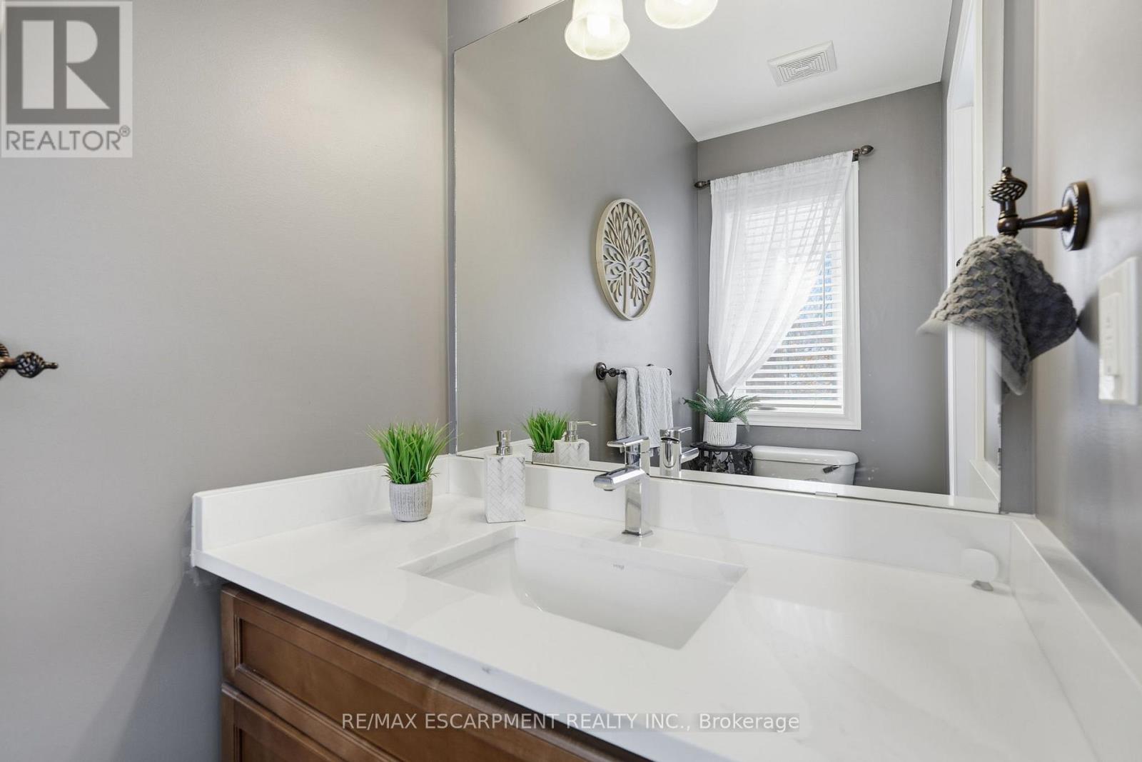 39 Wilbur Drive, Hamilton, Ontario  L0R 1C0 - Photo 6 - X12726076