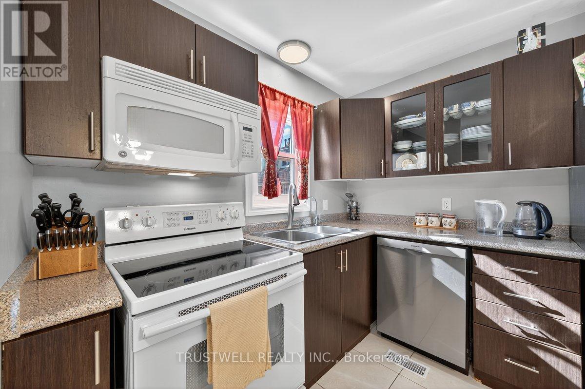 26 - 131 Rockwood Avenue, St. Catharines, Ontario  L2P 3K4 - Photo 5 - X12726086