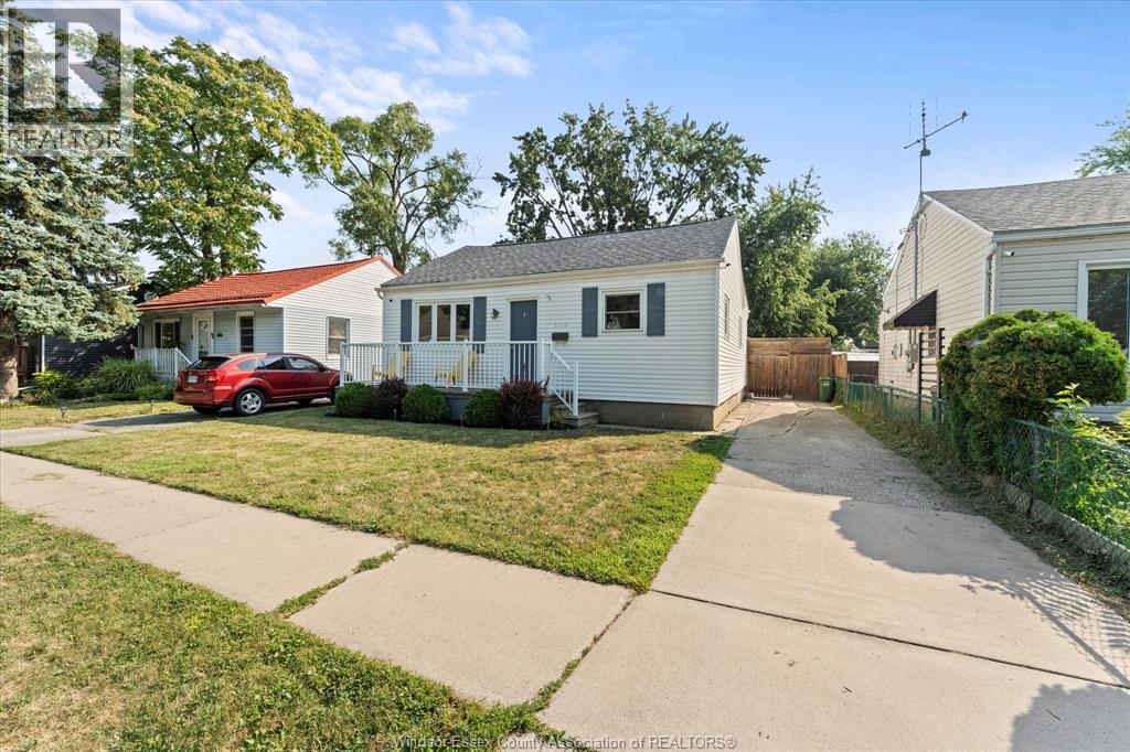 1614 Westcott, Windsor, Ontario  N8Y 4C7 - Photo 2 - 26001856