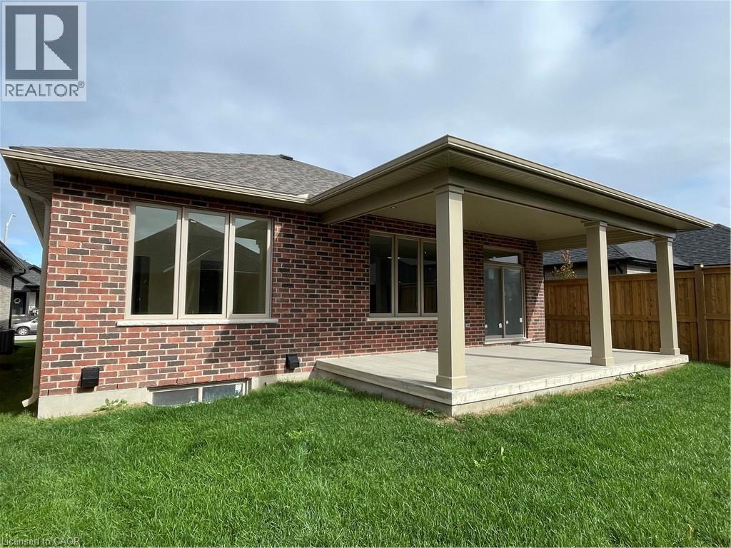 79 South Parkwood Boulevard, Elmira, Ontario  N3B 0C8 - Photo 3 - 40755883