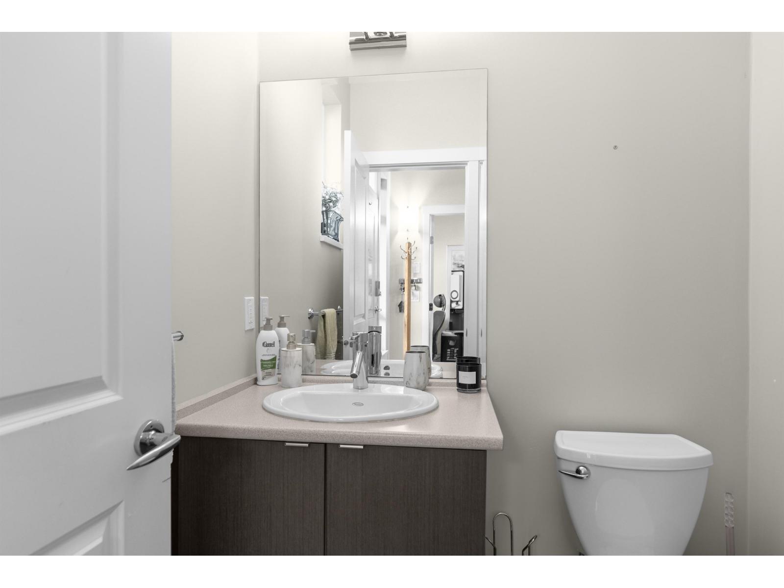 6879 195a Street, Surrey, British Columbia  V4N 6K3 - Photo 13 - R3082129