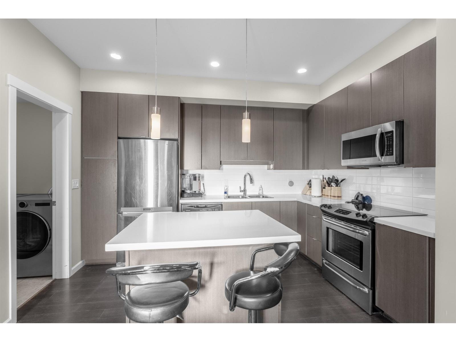 6879 195a Street, Surrey, British Columbia  V4N 6K3 - Photo 5 - R3082129