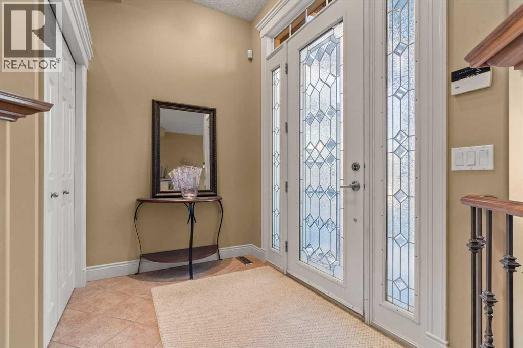 14 Mckenzie Lake Island Se, Calgary, Alberta  T2Z 3P4 - Photo 5 - A2281044