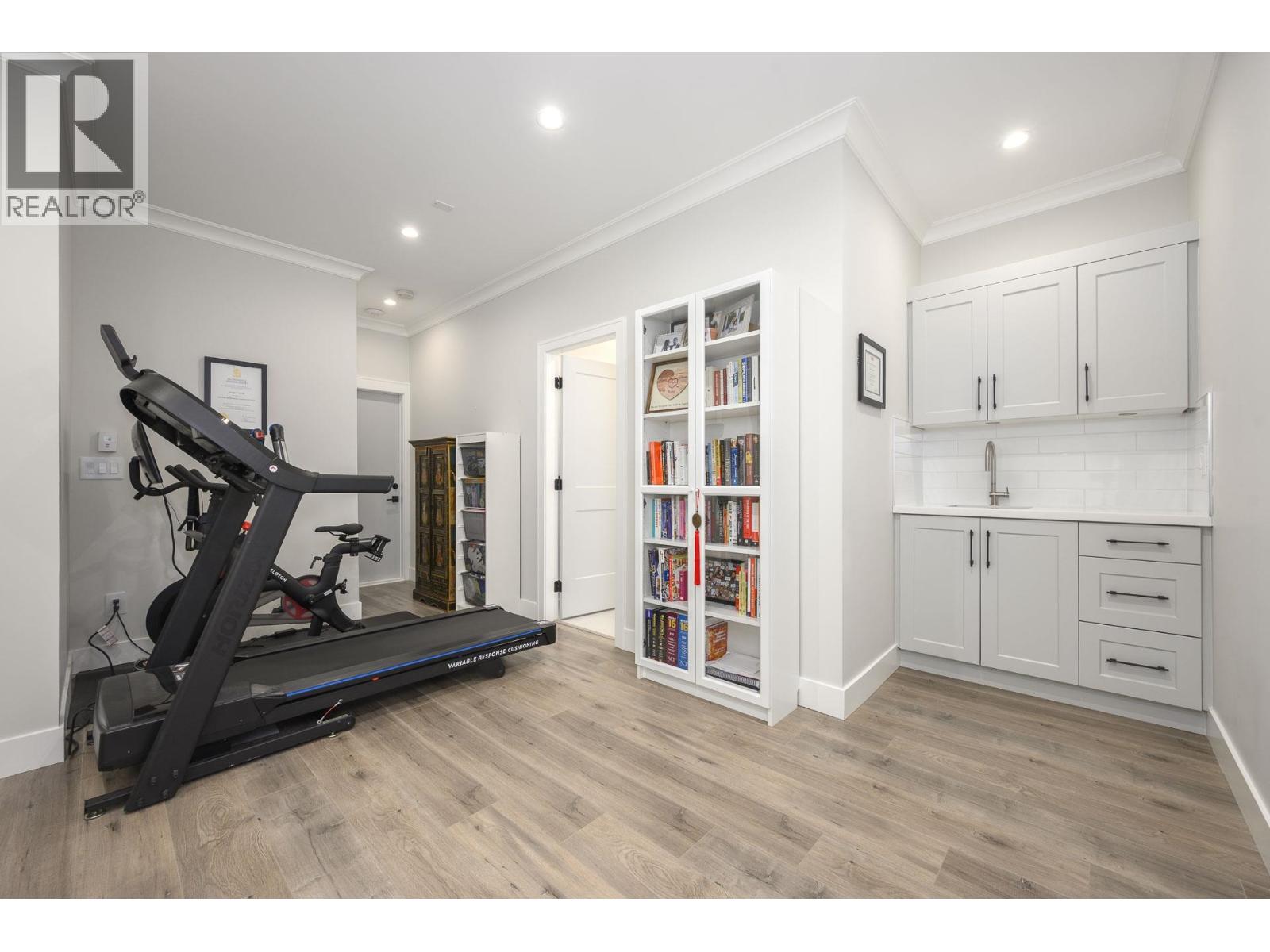 702 Robinson Street, Coquitlam, British Columbia  V3J 2W9 - Photo 23 - R3081841