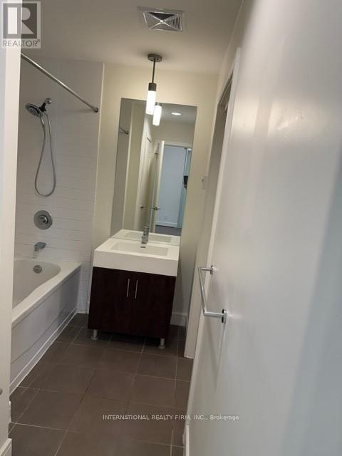 710 - 112 George Street, Toronto, Ontario  M5A 2M5 - Photo 13 - C12726158