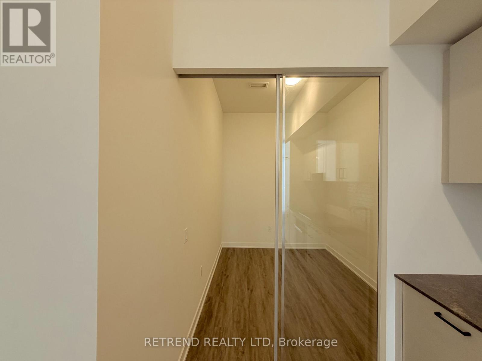 1914 - 1 Quarrington Lane, Toronto, Ontario  M3C 0S4 - Photo 14 - C12726182