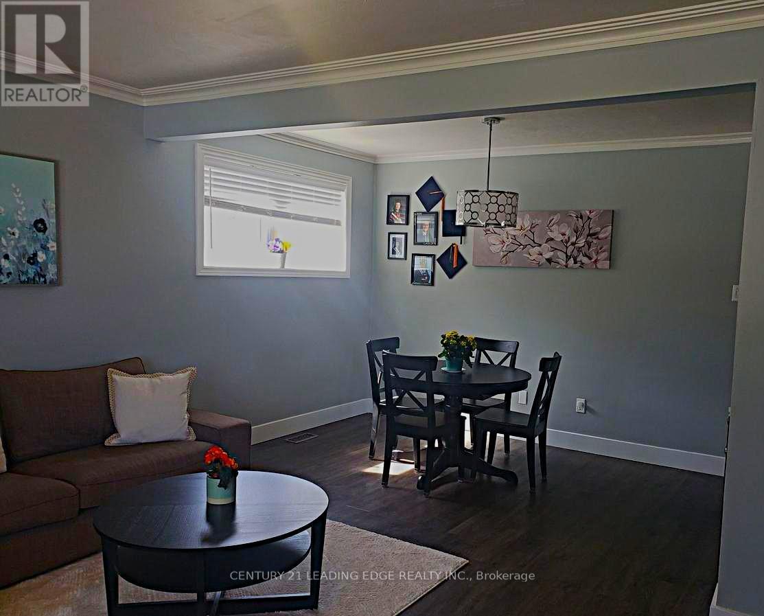 98 Flora Drive W, Toronto, Ontario  M1P 1A6 - Photo 3 - E12726178