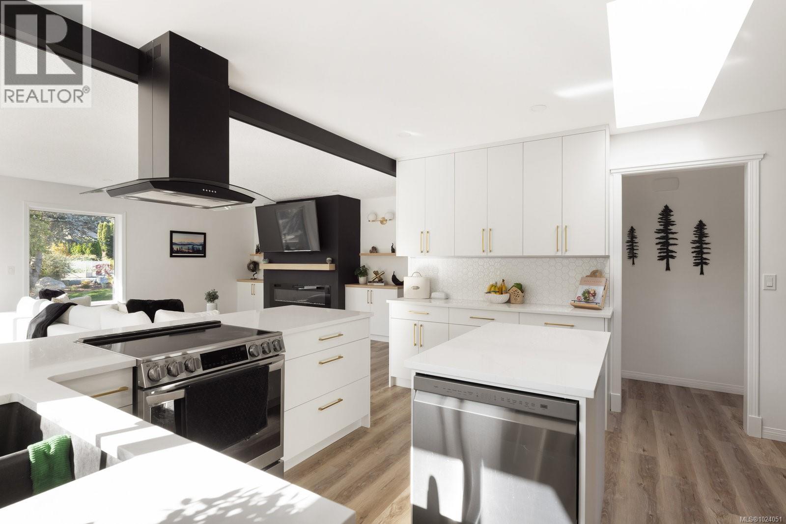 2545 Newman Rd, Central Saanich, British Columbia  V8M 1V1 - Photo 3 - 1024051