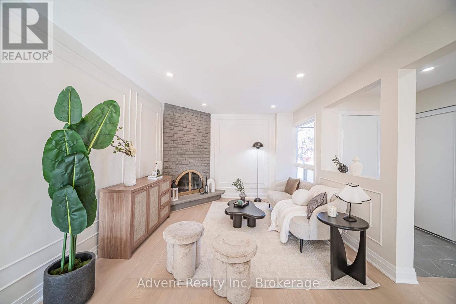 53 Cheeseman Drive, Markham, Ontario  L3R 3G3 - Photo 4 - N12726154