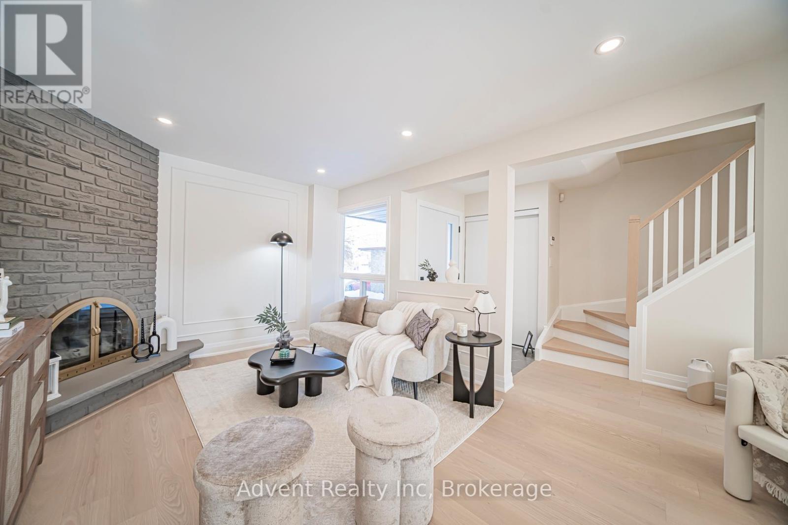 53 Cheeseman Drive, Markham, Ontario  L3R 3G3 - Photo 5 - N12726154