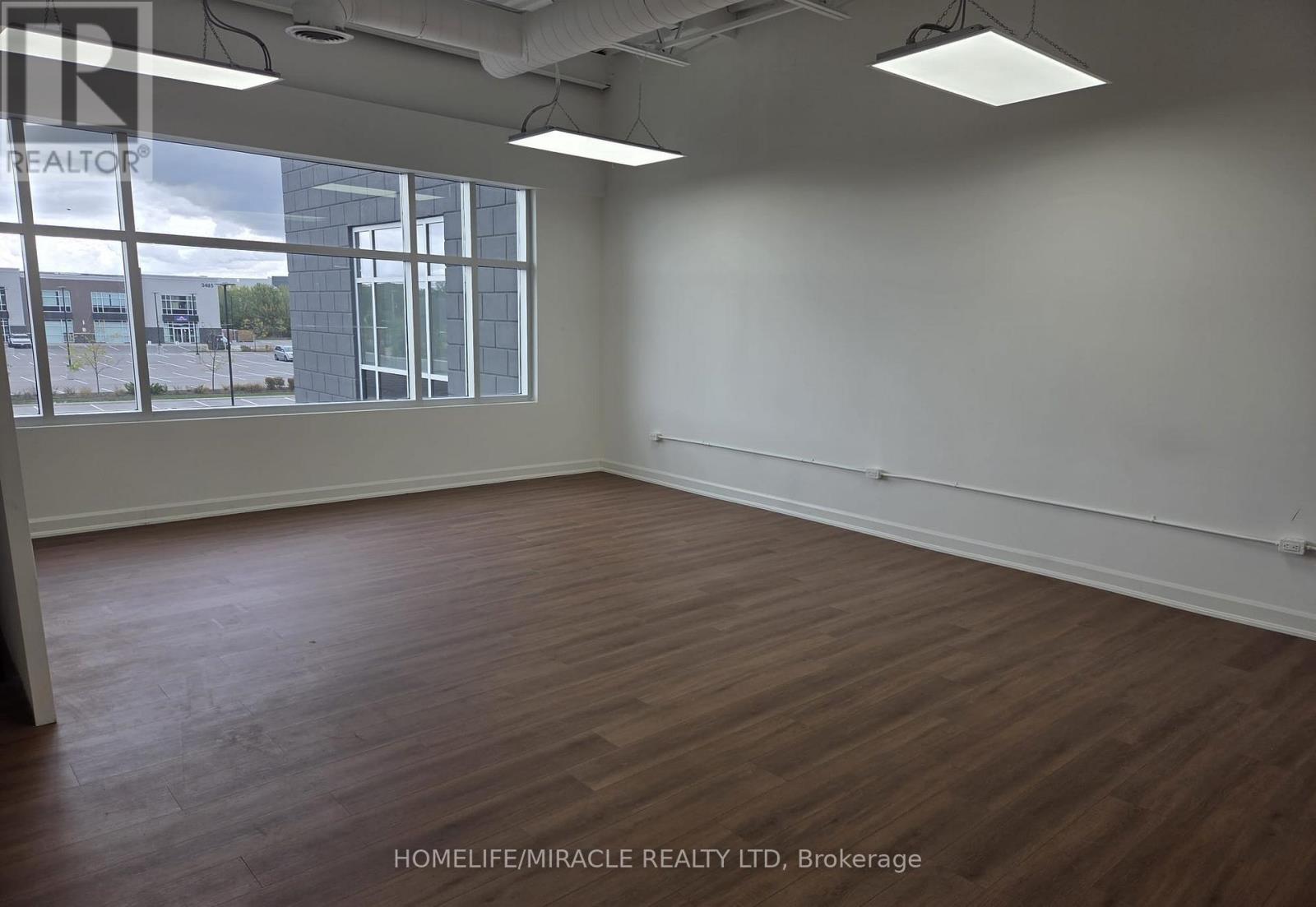 214 - 3495 Rebecca Street, Oakville, Ontario  L6L 0H5 - Photo 2 - W12726166