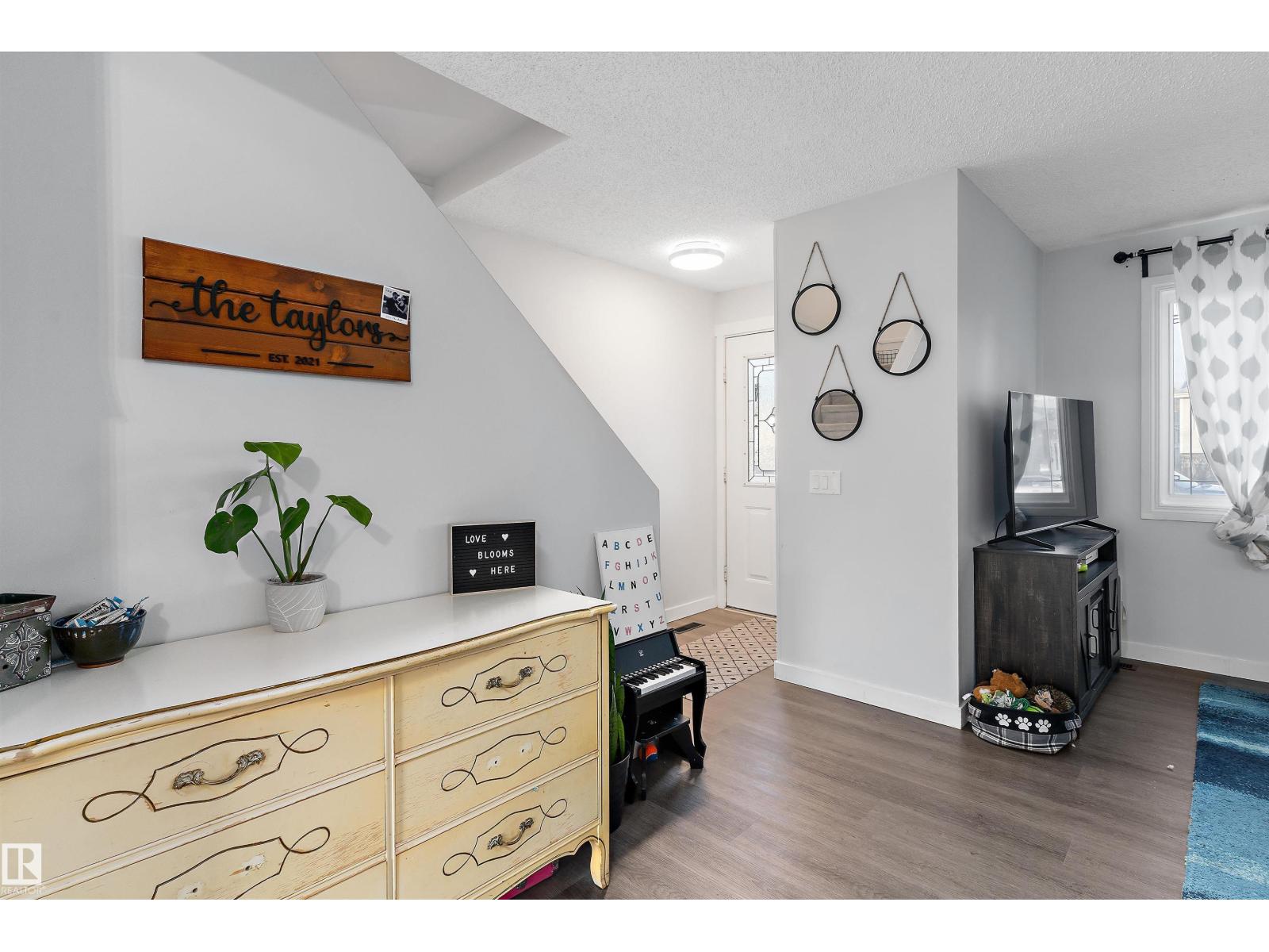 3320 48 St Nw, Edmonton, Alberta  T6L 4J1 - Photo 8 - E4470936