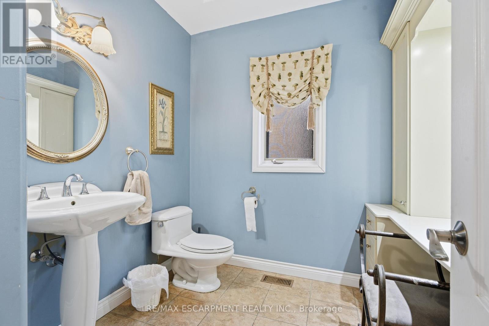 4 Lakeside Drive, Hamilton, Ontario  L8E 5C1 - Photo 13 - X12726180